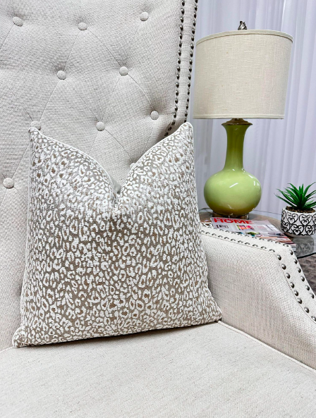 Scalamandre & Aldeco - Leopard in White Star
