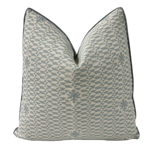 Quadrille - Carlo II Neutral in Soft Windsor Blue