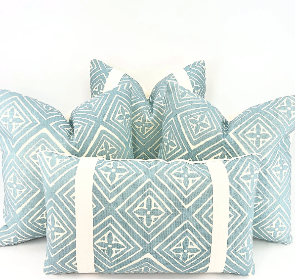 Quadrille - Fiorentina Grande in China Blue on Tint