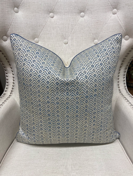 Colefax & Fowler - Lamber in Old Blue