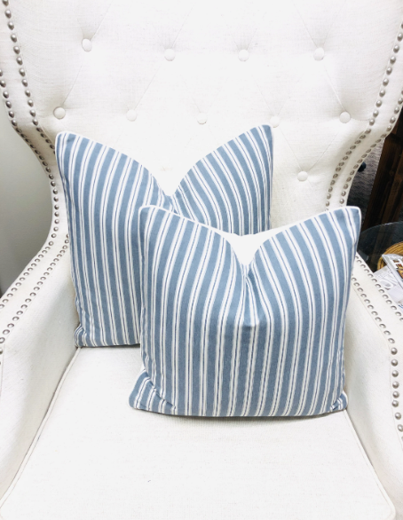 Jane Churchill - Linhope Stripe in Navy
