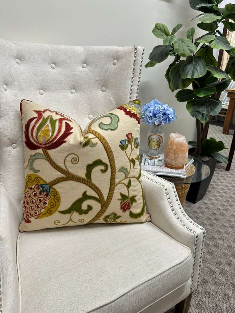 Clarence House - Indienne Crewel in Ecru