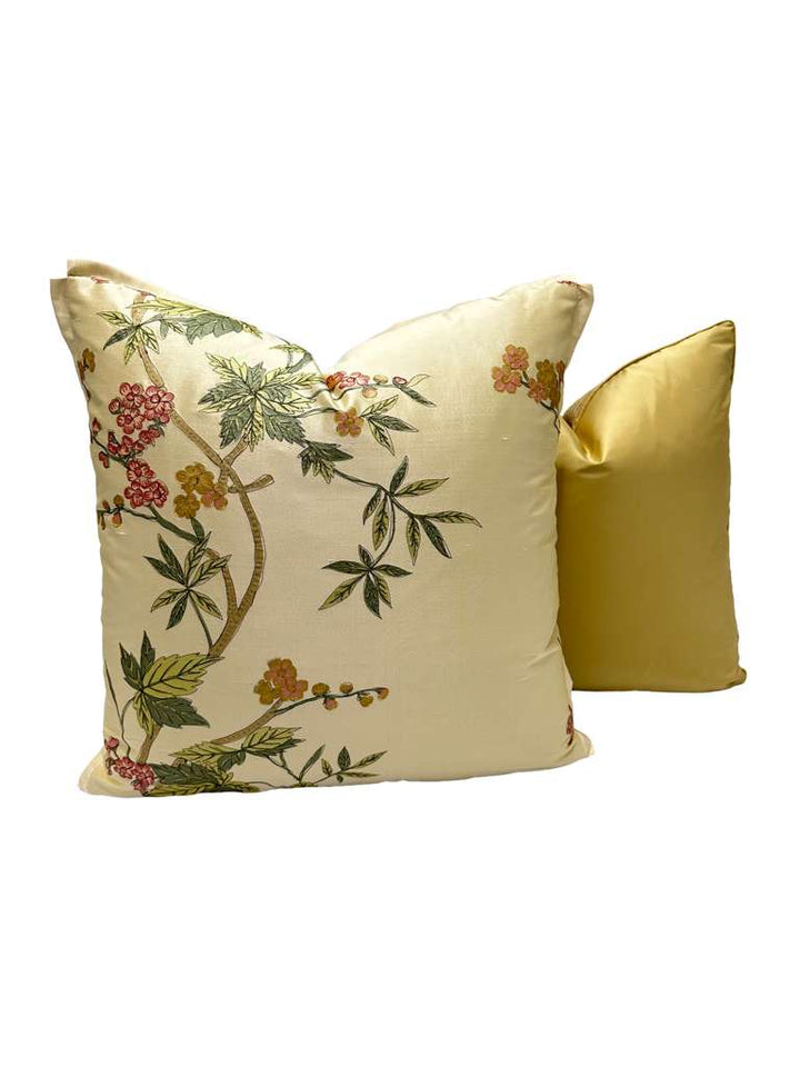 Silk Garden Vine in Warm Ivory