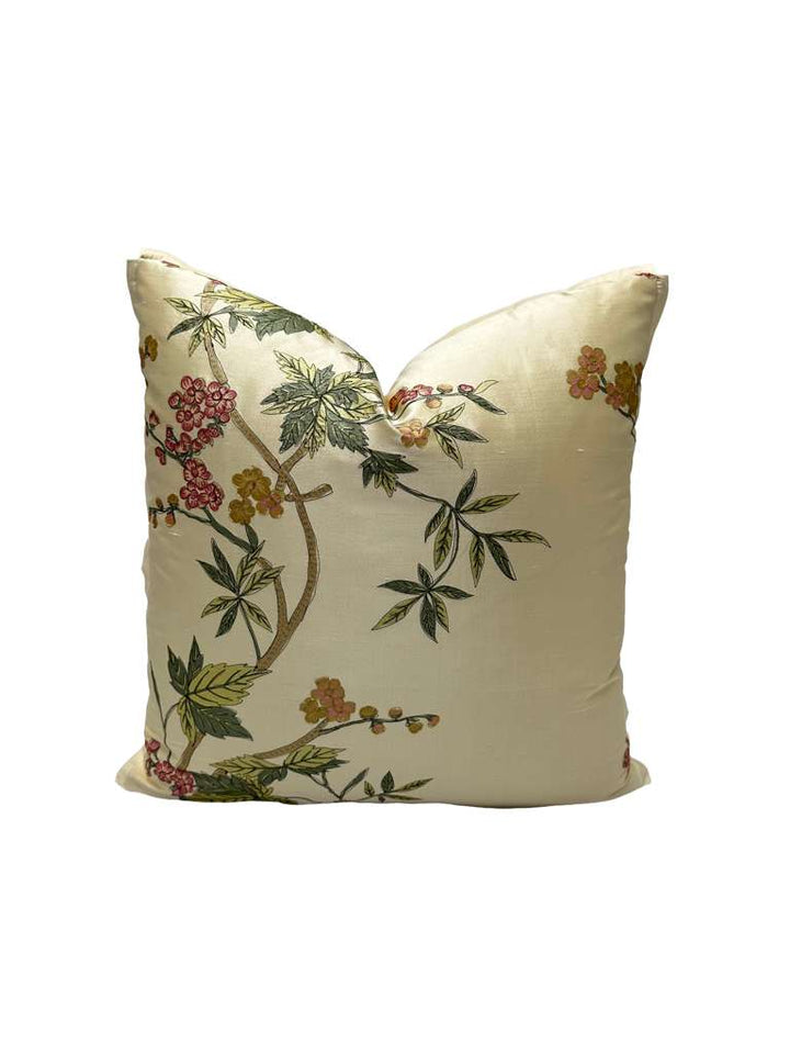 Silk Garden Vine in Warm Ivory