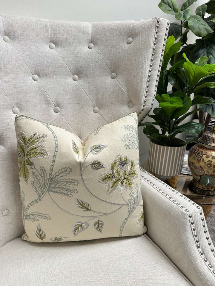 Colefax & Fowler - Elina Linen Embroidery in Leaf