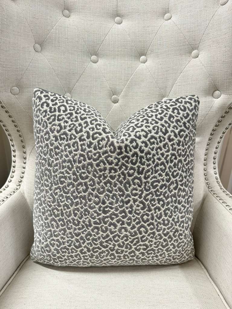 Petite Arabesque in Blue Grey