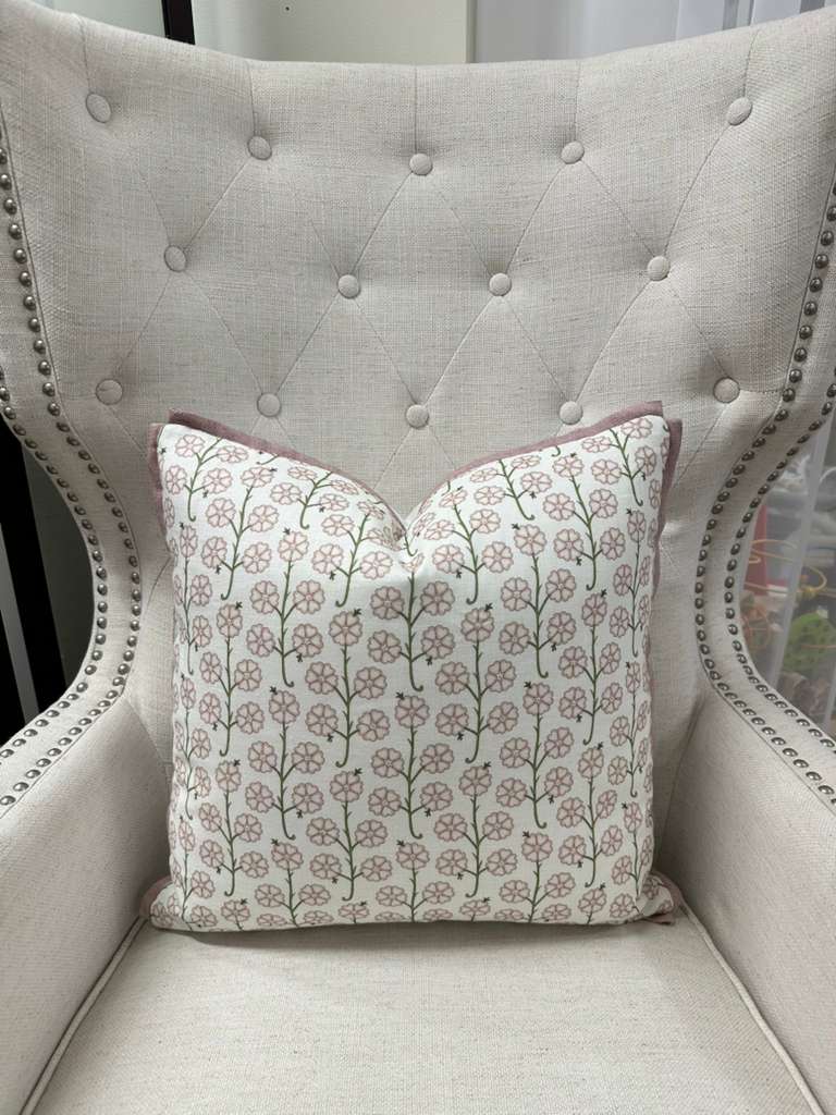 Schumacher - Gardenia in Rose