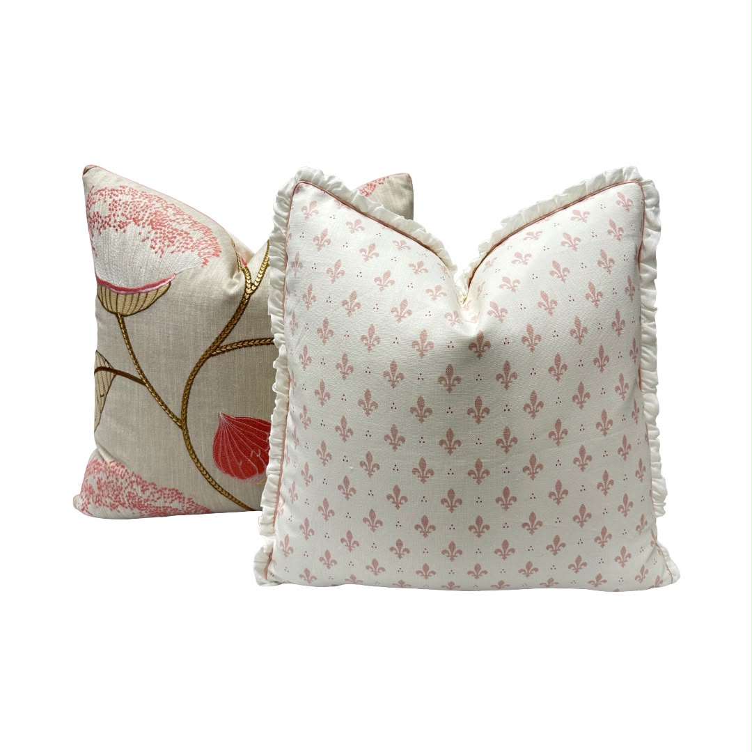 Schumacher - Fleur De Lis in Blush