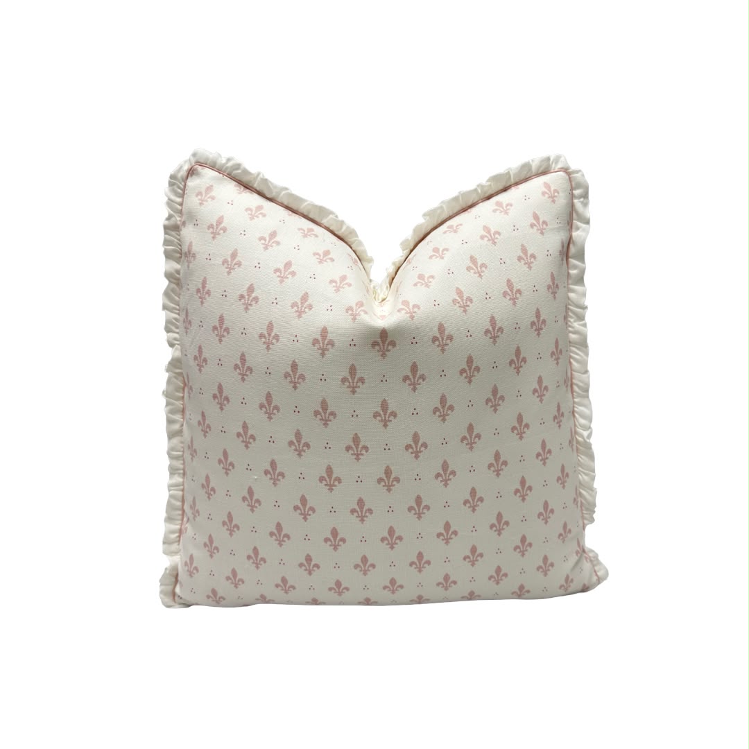 Schumacher - Fleur De Lis in Blush