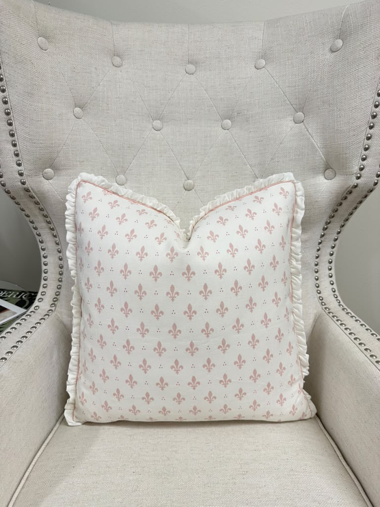 Schumacher - Fleur De Lis in Blush