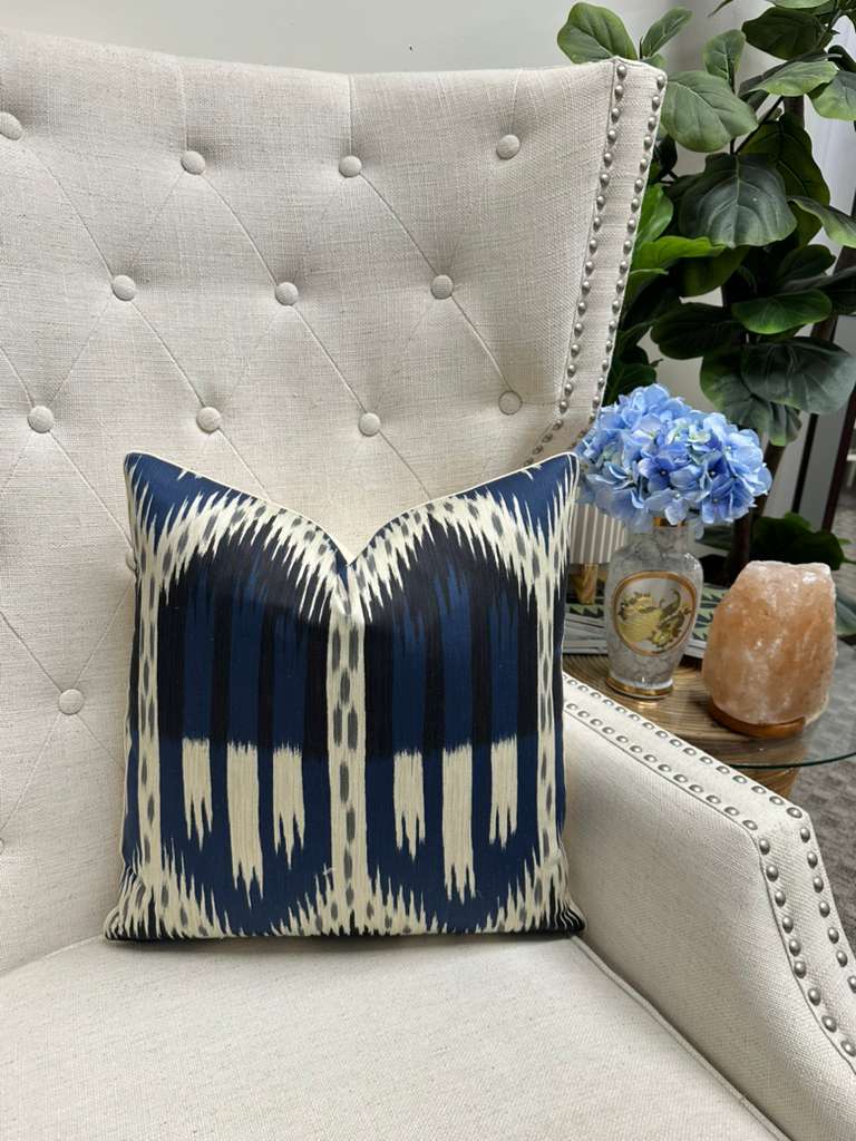 Schumacher - Bukhara Ikat in Indigo