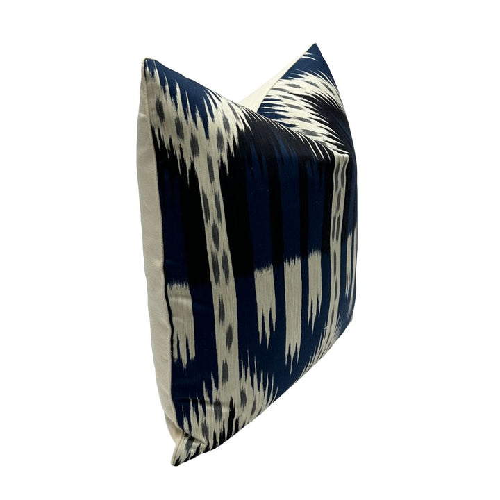 Schumacher - Bukhara Ikat in Indigo