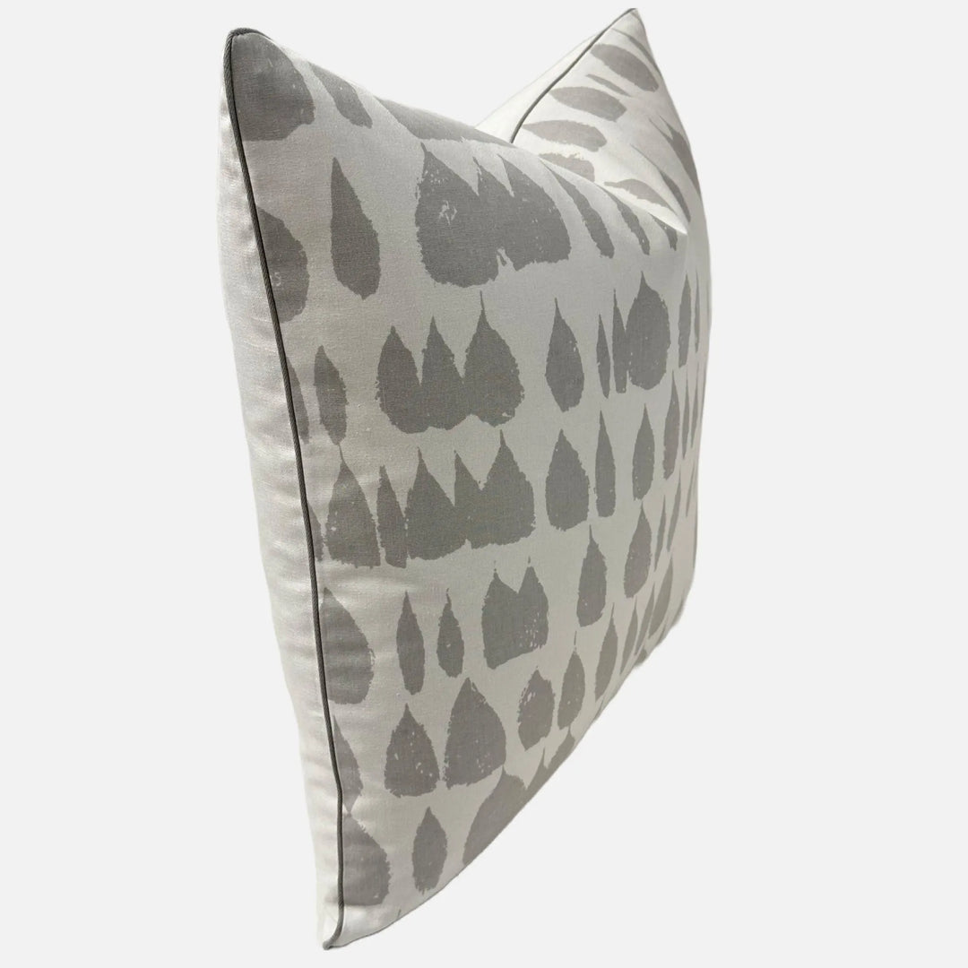 Schumacher - Queen of Spain Sheer in Dove