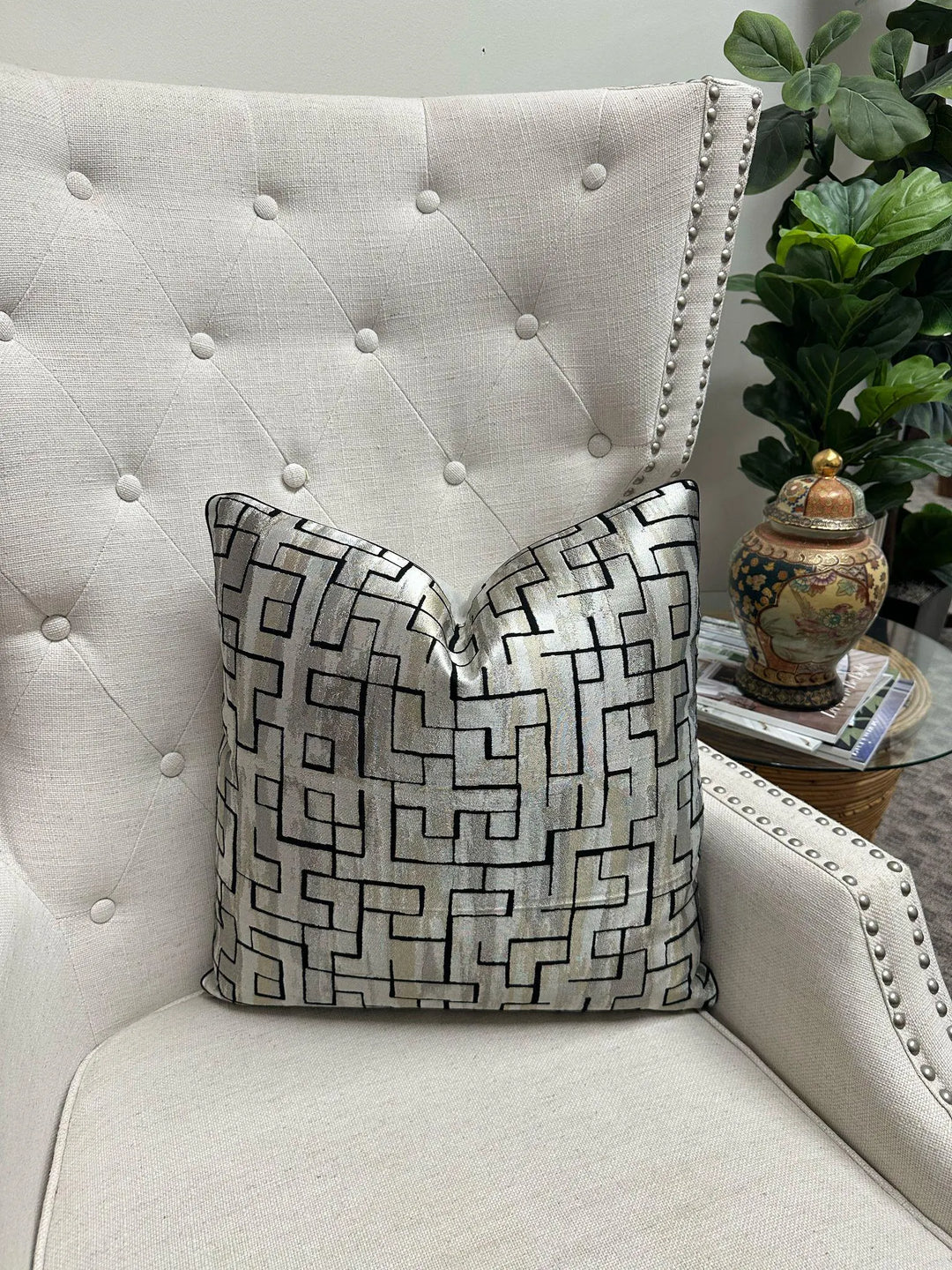 Lee Jofa - Castor in Pewter/Ebony