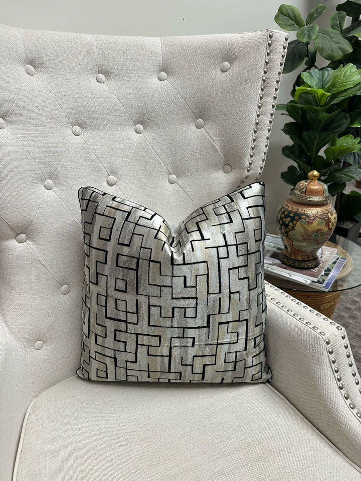 Lee Jofa - Castor in Pewter/Ebony