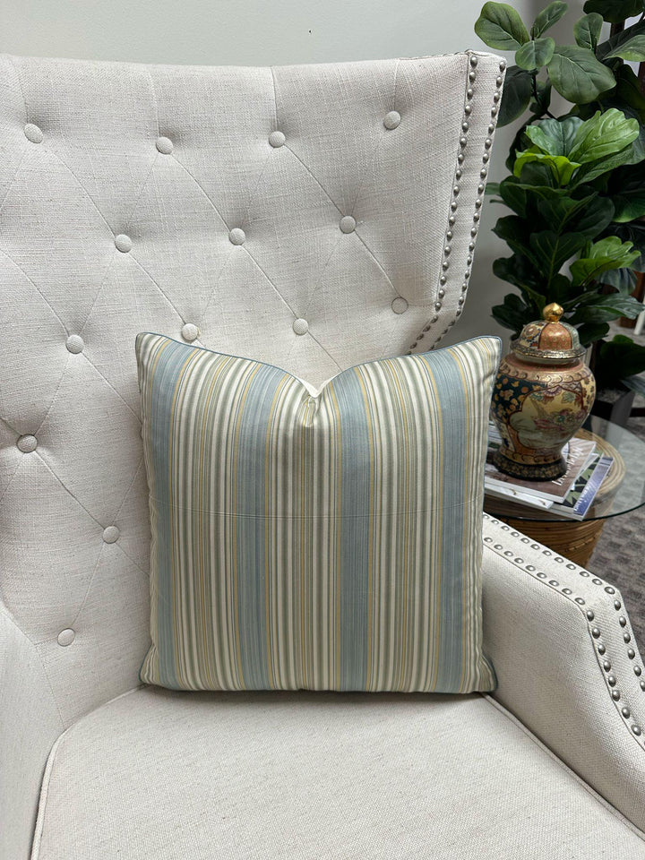 Lee Jofa - Vyne Stripe in Mist