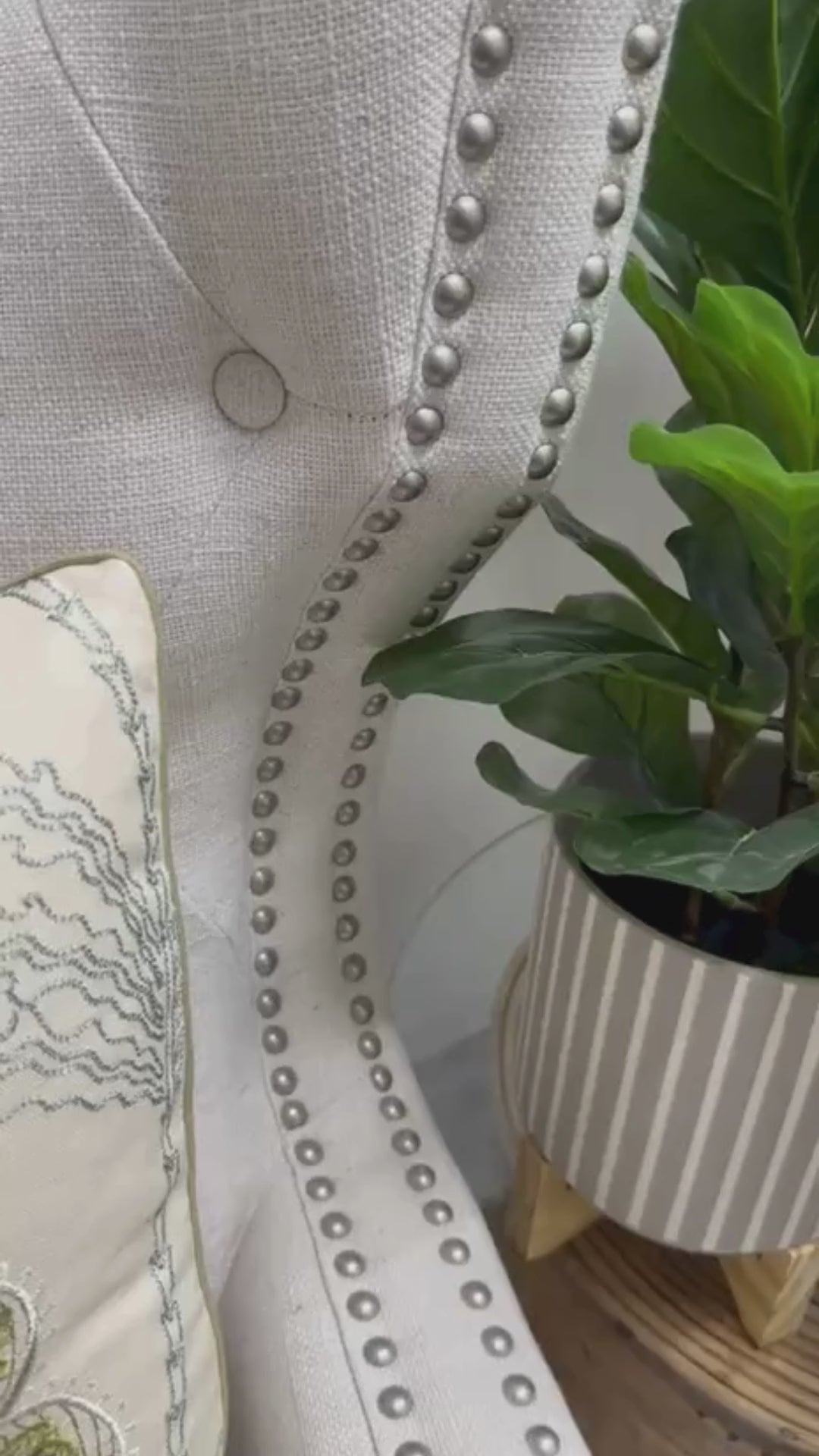 Colefax & Fowler - Elina Linen Embroidery in Leaf