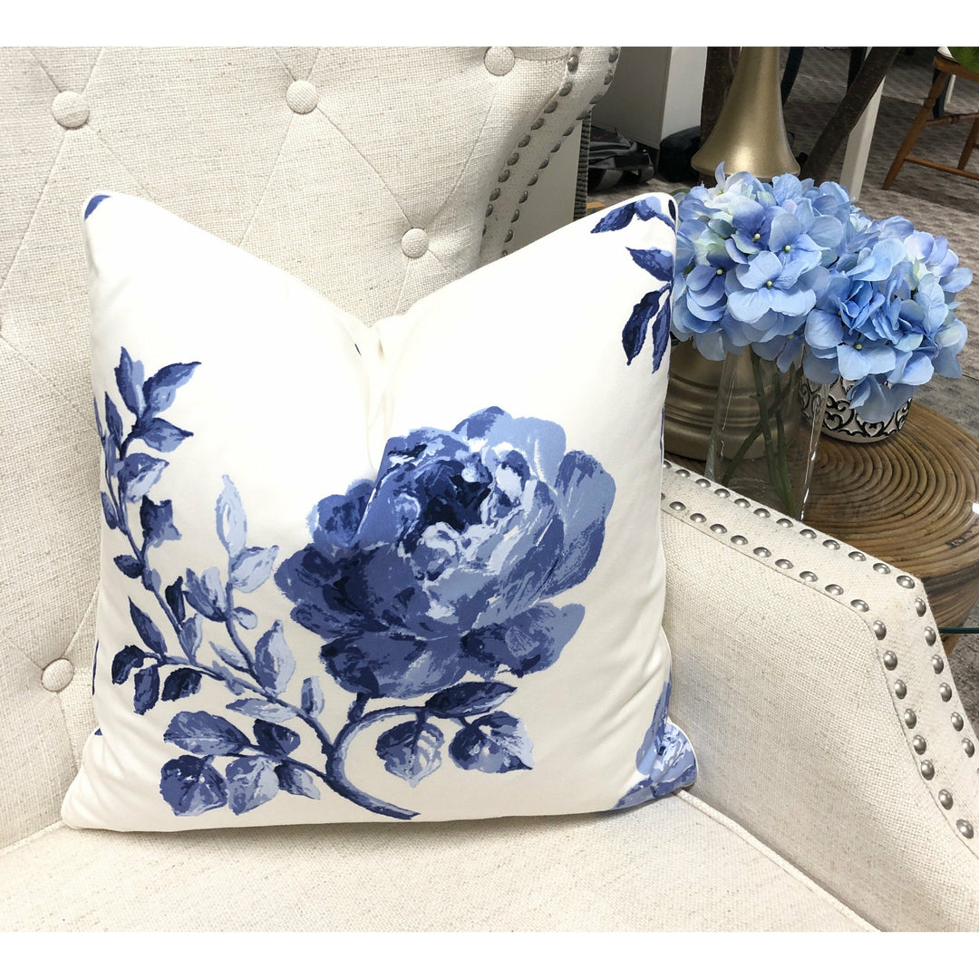 Manuel Canovas - Rosa in Blue/White